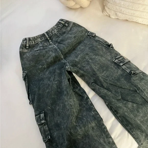 Stylish Cargo Jeans - Picture 3 of 3